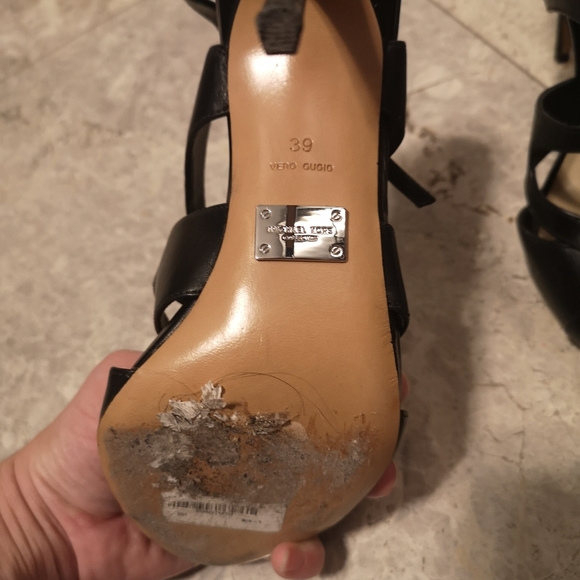 Shoes - Picture 2 of 8